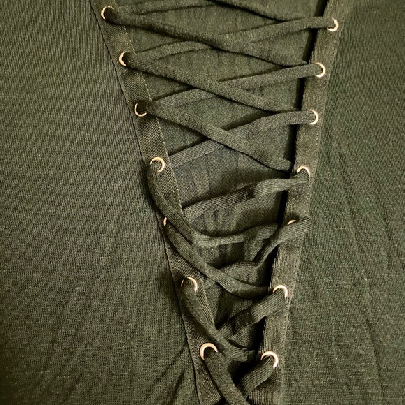 Express deep v neck long sleeve tee - Picture 3 of 3